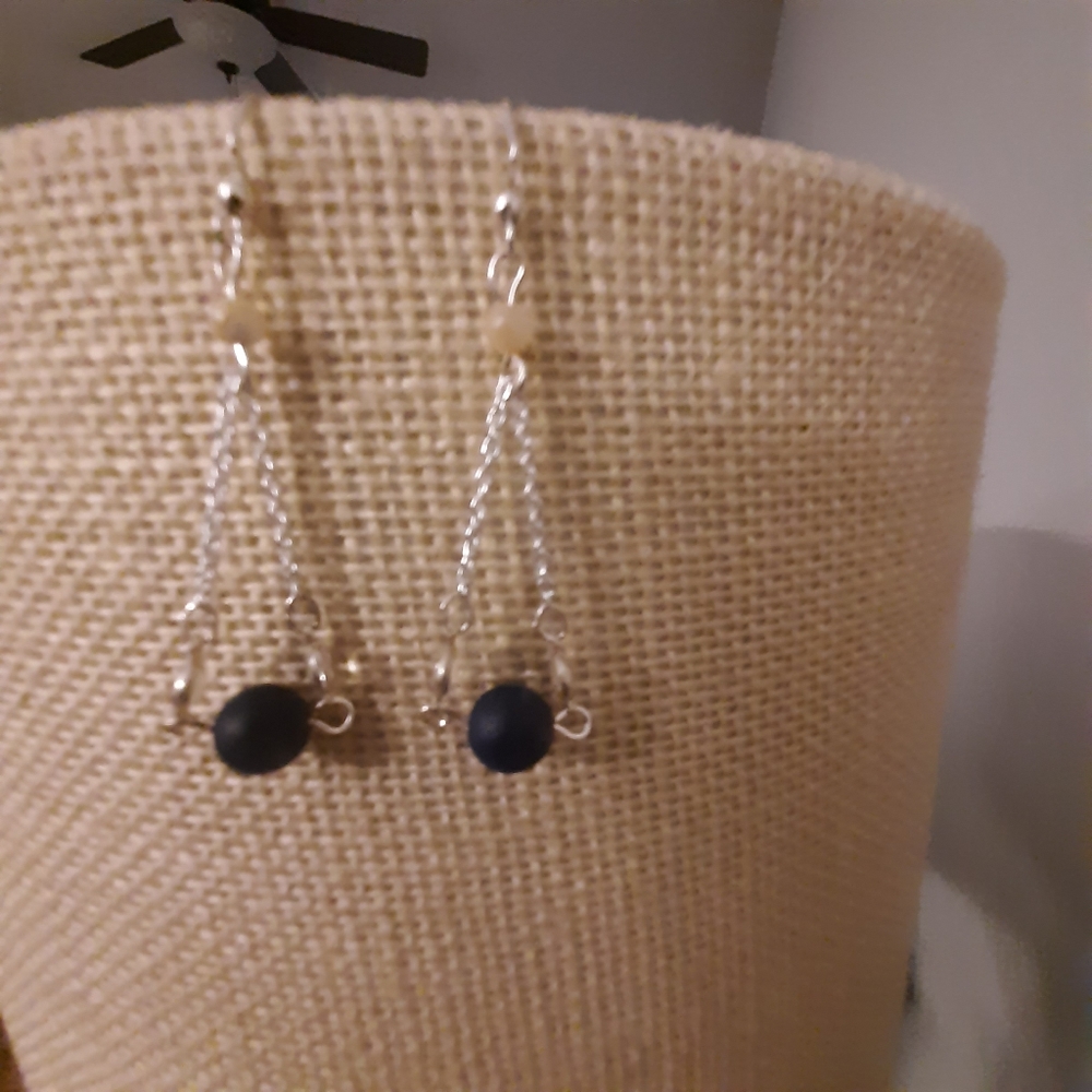 Earrings - Picture 2 of 4